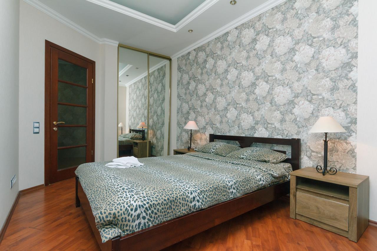 Two Bedroom Apartment On Kreschatik, Kyiv Center With Great View Εξωτερικό φωτογραφία
